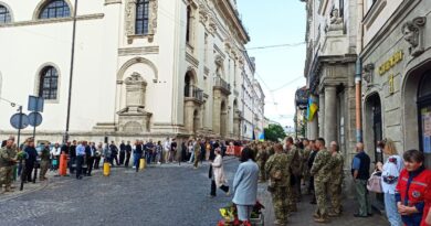 Львів прощається з 12-ма Захисниками з бригади короля Данила Львів прощається з 12-ма Захисниками з бригади короля Данила